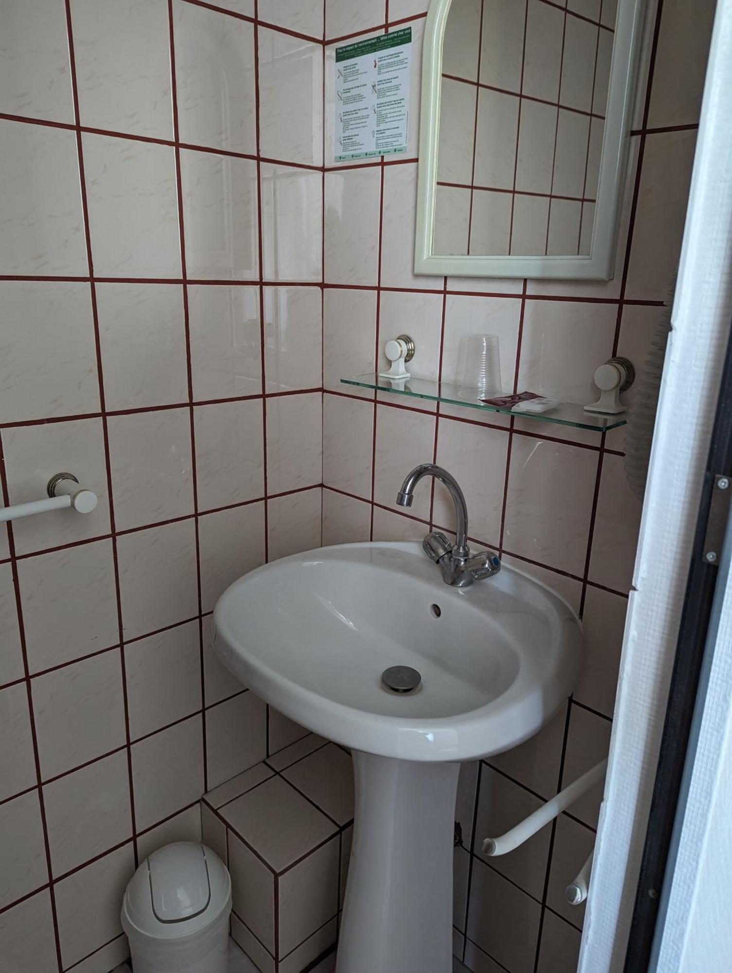 Auberge Des Pins Aubenas Dış mekan fotoğraf