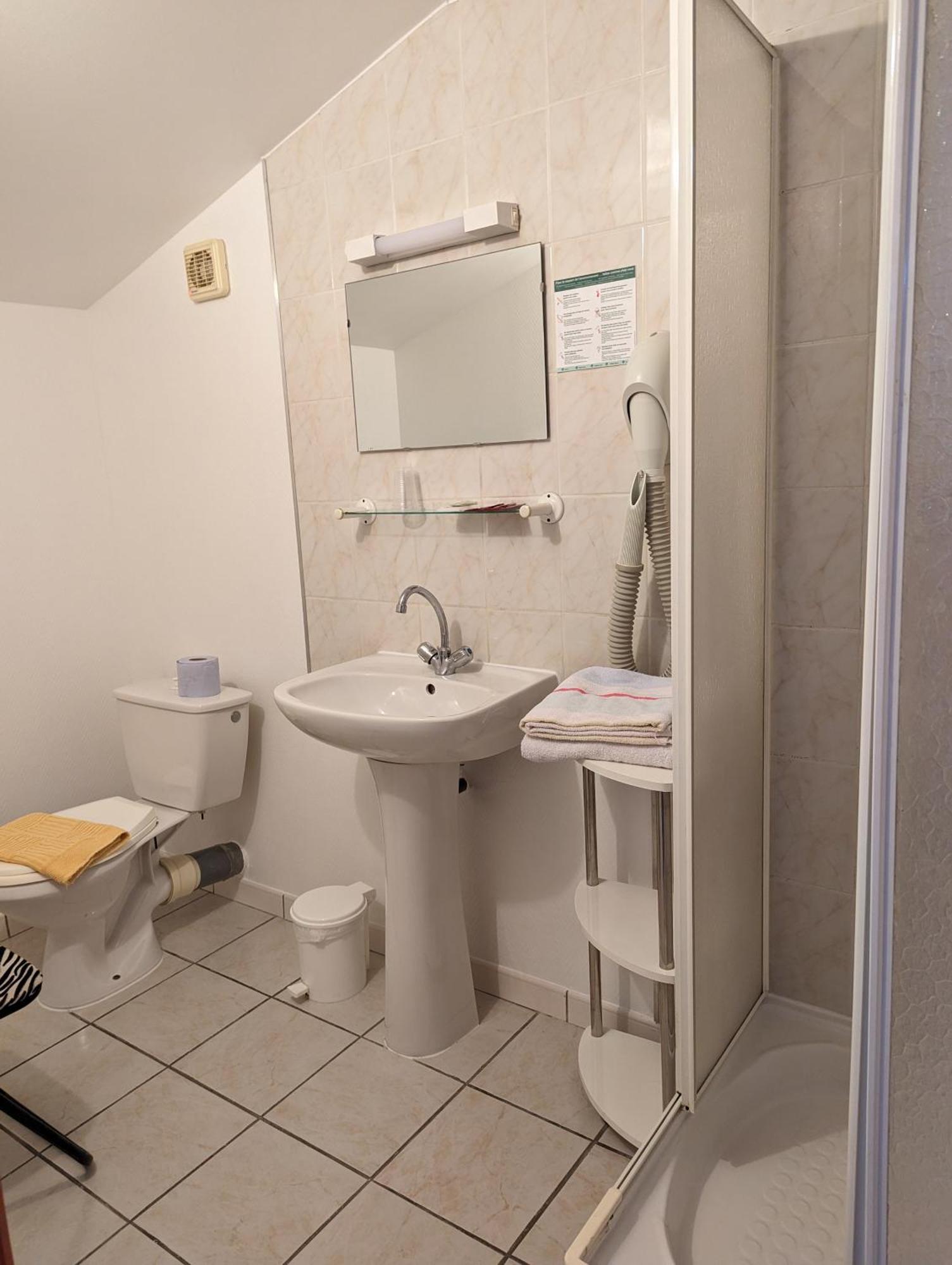 Auberge Des Pins Aubenas Dış mekan fotoğraf