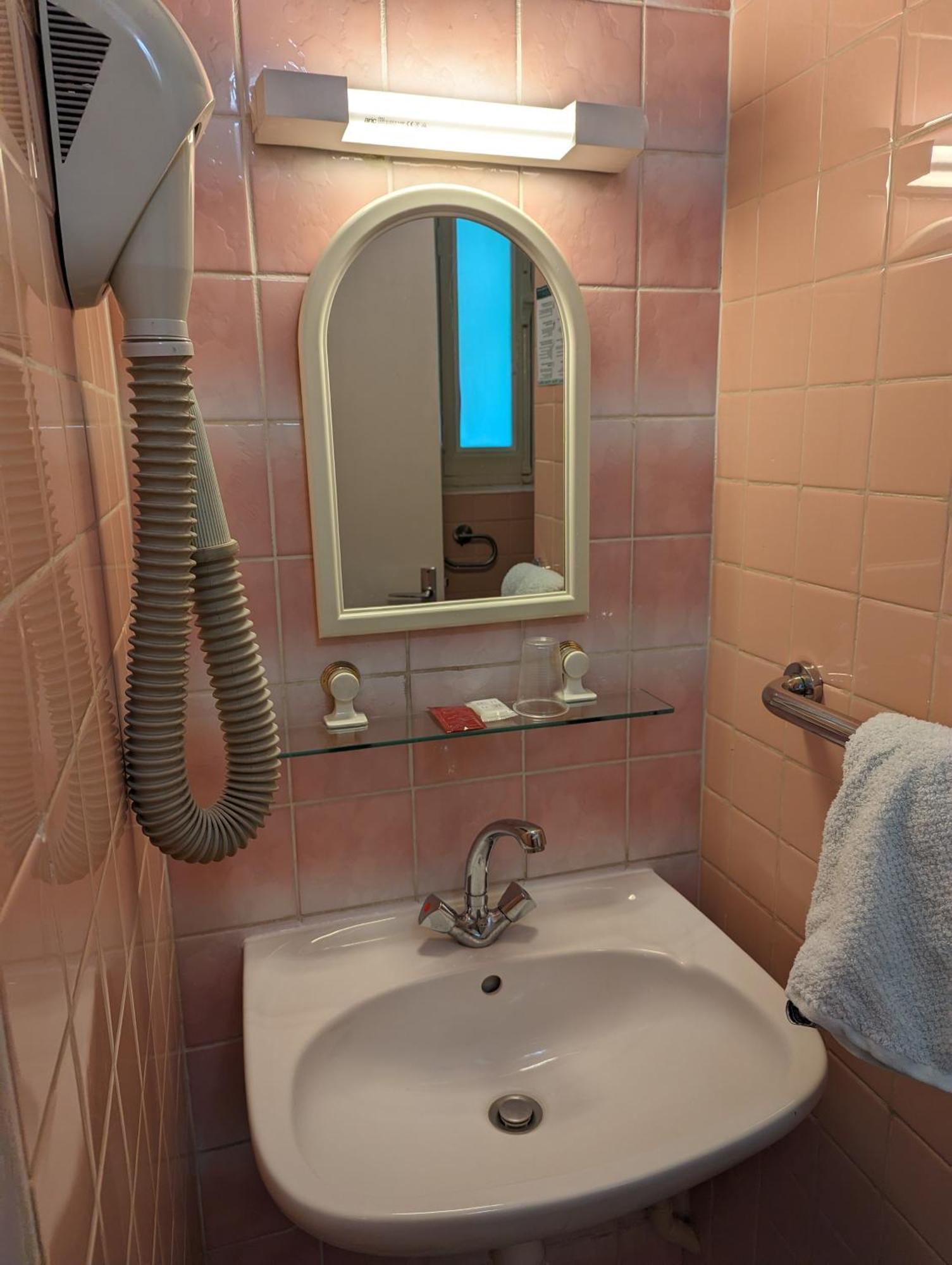 Auberge Des Pins Aubenas Dış mekan fotoğraf