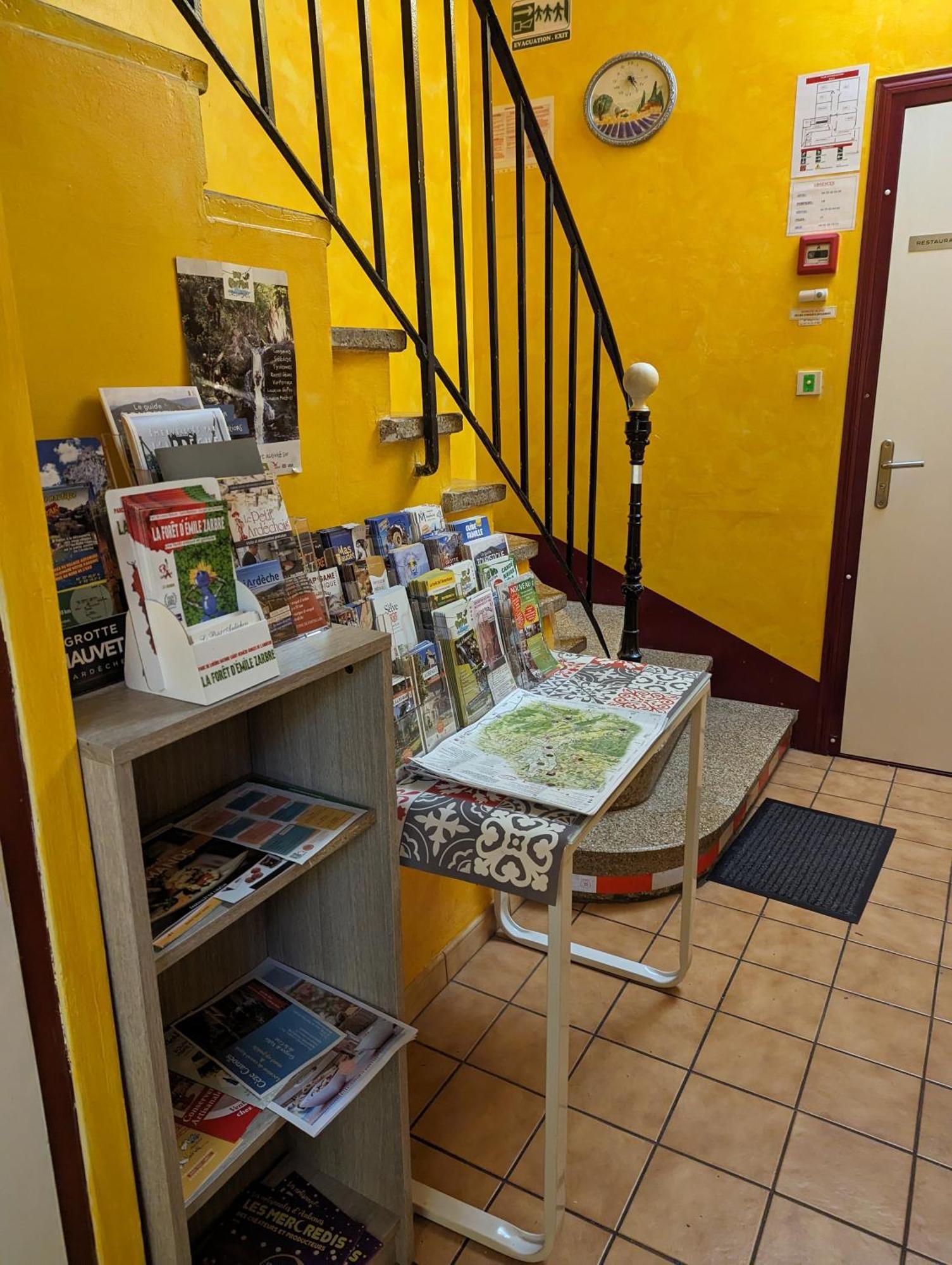 Auberge Des Pins Aubenas Dış mekan fotoğraf